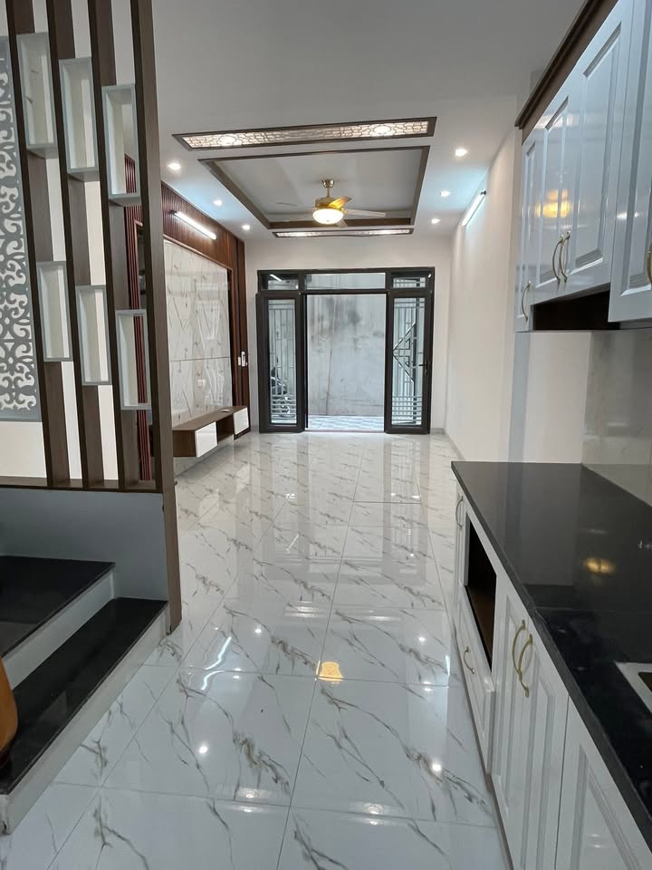 Nhà cho thuê 5 tầng mới - 3 phòng ngủ khép kín tại Lĩnh Nam, Hoàng Mai - Thỏa thuận giá