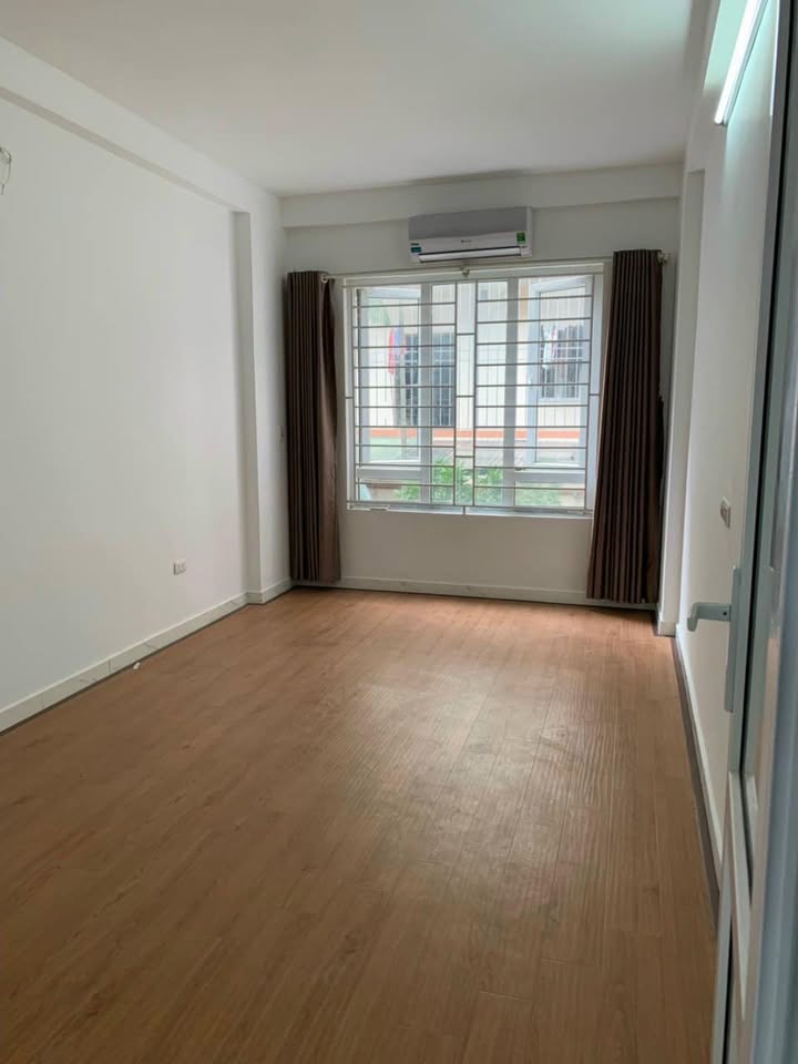 Nhà cho thuê 5 tầng tại Lĩnh Nam, Hoàng Mai - 3 phòng ngủ khép kín chỉ 9 triệu/tháng!