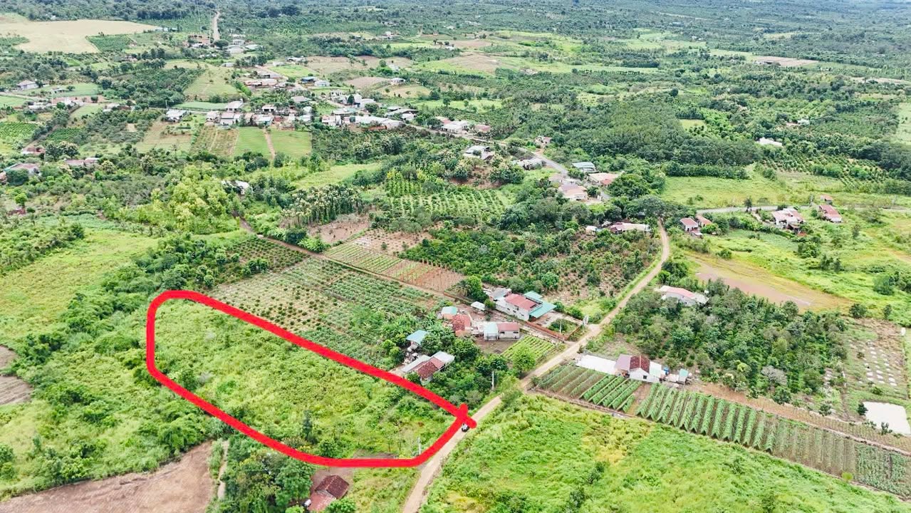 Đất nền Ea Kênh, Cư M'gar 1800m² giá 1.15 tỷ - Ôm suối Phủ Hồng, cơ hội đầu tư tuyệt vời!