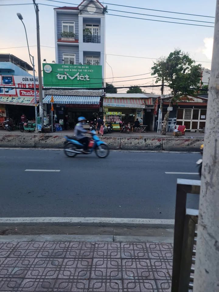 Nhà mặt tiền đường Huỳnh Tấn Phát, Nhà Bè 80m² giá 8 tỷ - Cơ hội đầu tư hấp dẫn!