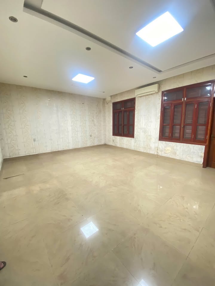 Nhà cho thuê 4 tầng Trần Quang Diệu, Vinh 130m² - Phù hợp làm trung tâm dạy học!