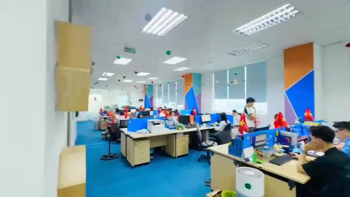 Cho thuê văn phòng 230m² tại 130 Nguyễn Đức Cảnh - Setup full đồ, chỉ việc vào làm việc!