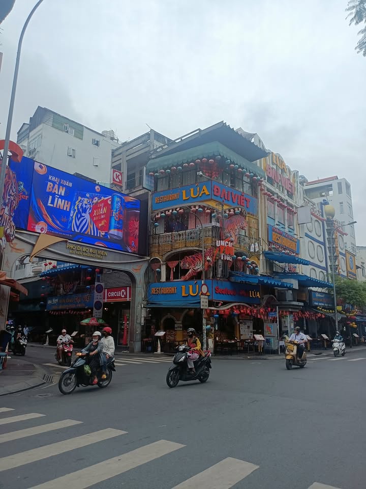 Bán nhà mặt tiền Đề Thám, Quận 1, 46m² - Sản phẩm độc nhất ngay cổng Phố Bùi Viện!