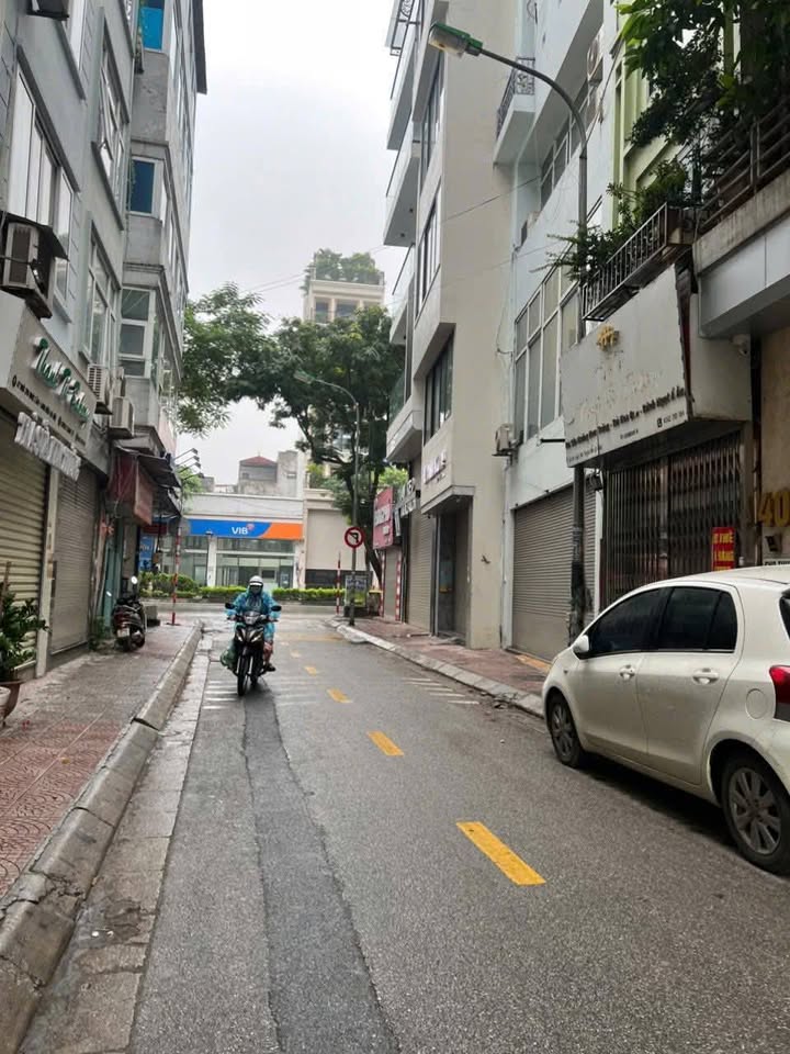 Mặt bằng kinh doanh cho thuê tại Ngọc Lâm, 60m² chỉ 10 triệu - Gần phố Nguyễn Văn Cừ!