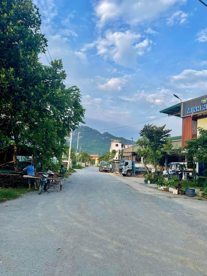 Đất đẹp gần Bệnh viện Y học Cổ truyền, Quang Trung 240m² giá 2 tỷ - Đường ô tô tránh nhau!