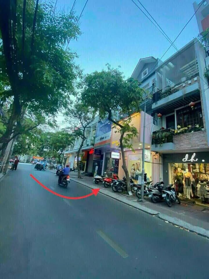 Bán nhà mặt tiền Nguyễn Việt Hồng, quận Ninh Kiều, 73.6m² giá 15 tỷ - Kinh doanh thuận lợi!