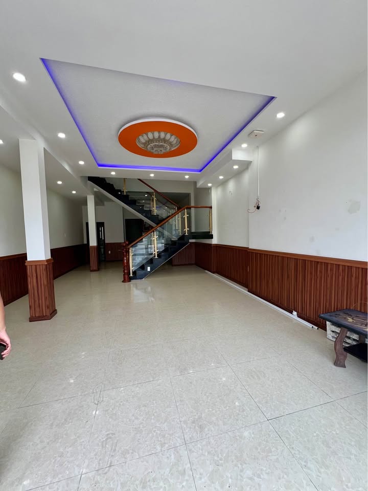 Bán nhà mặt tiền đường Nguyễn Công Trứ 75m² giá 14.5 tỷ - Tiềm năng kinh doanh cao!