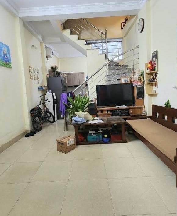 Nhà 4 tầng Tả Thanh Oai 33m² giá 3.7 tỷ - Gần mặt phố, tiện ích đầy đủ!
