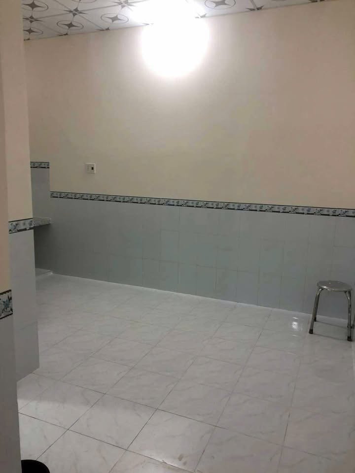 Nhà cho thuê hẻm ô tô đường Hùng Vương, Sóc Trăng - Chỉ 3.5 triệu/tháng!