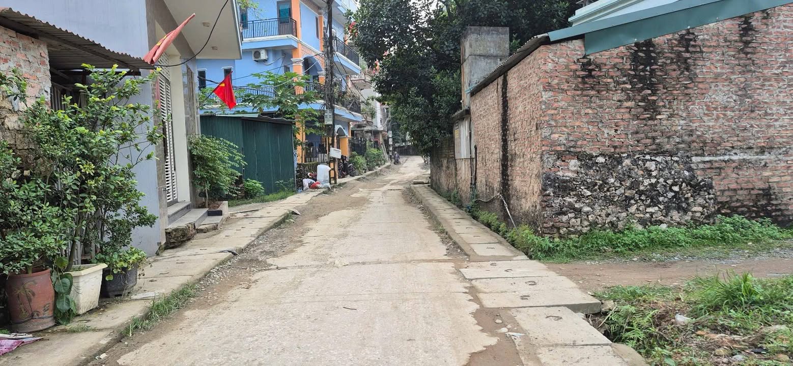 Đất thổ cư Yên Sơn Quốc Oai 120m² giá 4.8 tỷ - Đường ô tô, kinh doanh tốt!