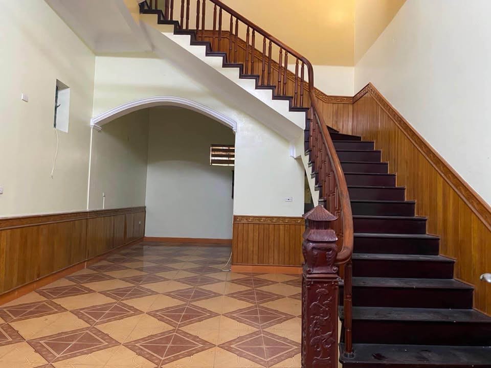 Nhà 3 tầng Nguyễn Thái Học, Thanh Hóa 70m² giá 2.05 tỷ - Tiện ích đầy đủ, sẵn sàng ở ngay!