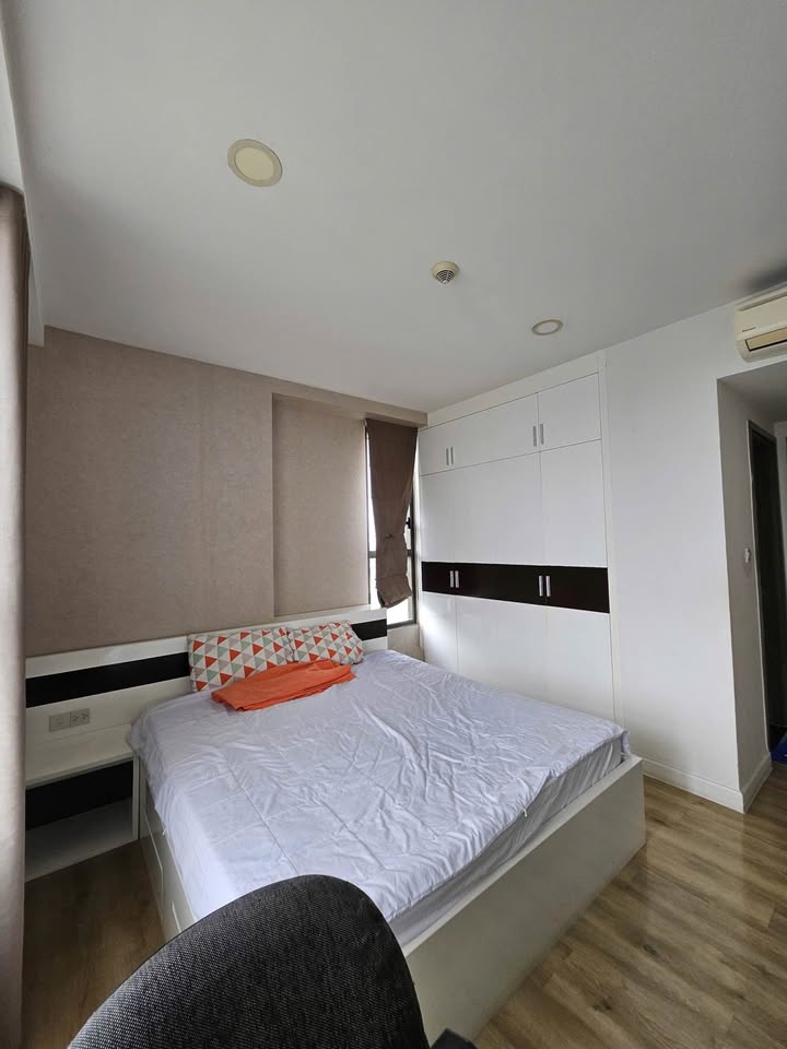 Căn hộ ICON56 quận 4 90m² giá 25 triệu - Nội thất đầy đủ, view thoáng mát!