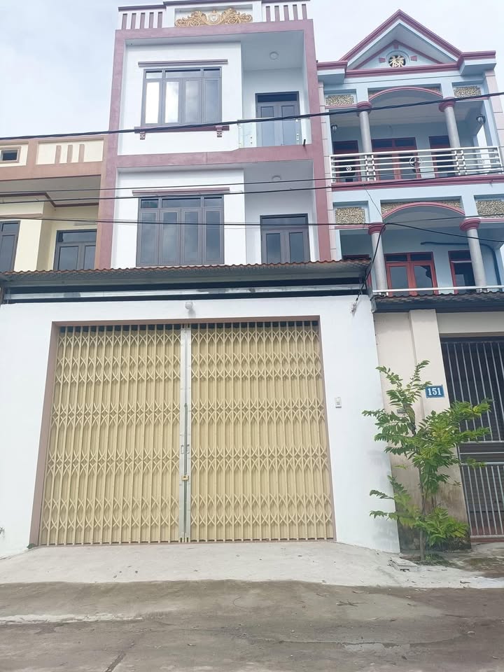 Nhà cho thuê 330m² đường Dương Đình Nghệ - Không gian thoáng mát, tiện nghi đầy đủ!