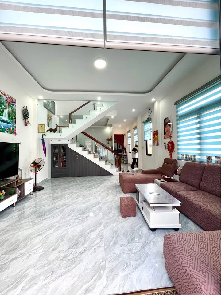 Nhà đẹp 2 tầng đường Mê Linh, Đà Lạt 102m² giá 3.6 tỷ - Khu dân cư an ninh!