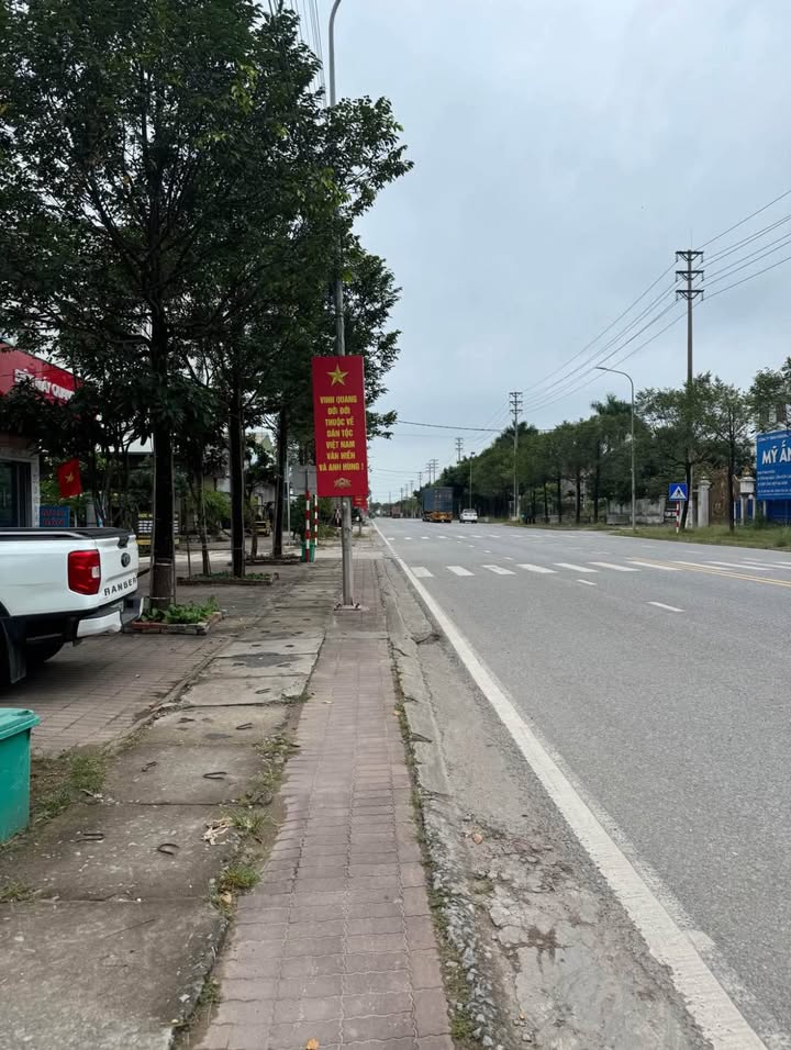 Nhà cấp 4 Móng Cái 100m² giá thương lượng - Kinh doanh ngay tại Đại Lộ Hòa Bình!