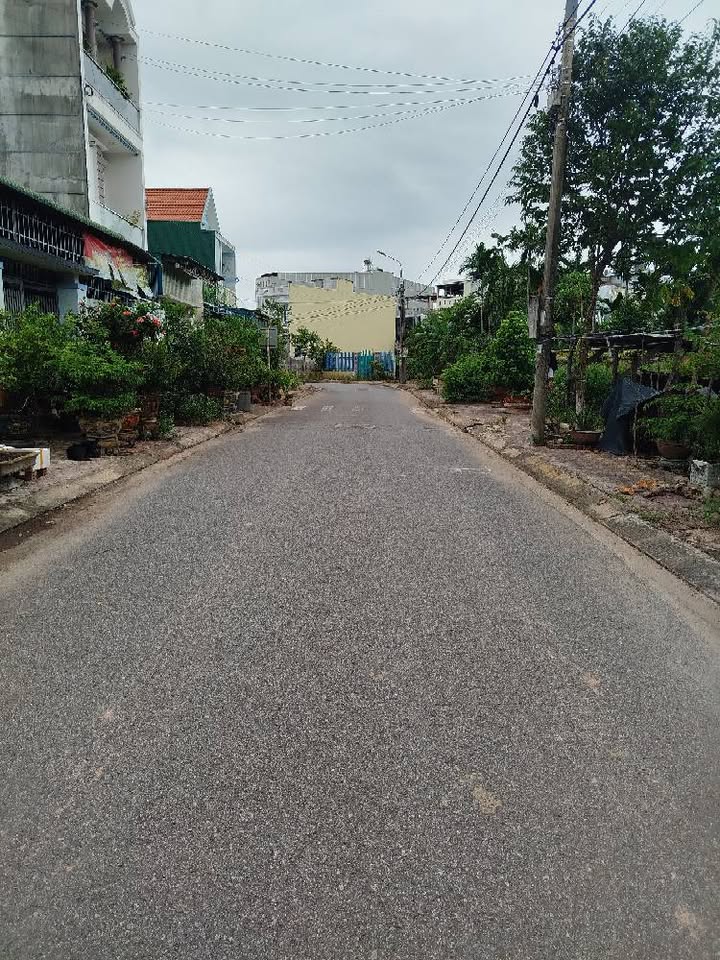 Đất nền Thị trấn La Hà 100m² giá 1.15 tỷ - Hướng Tây, vị trí thuận lợi!