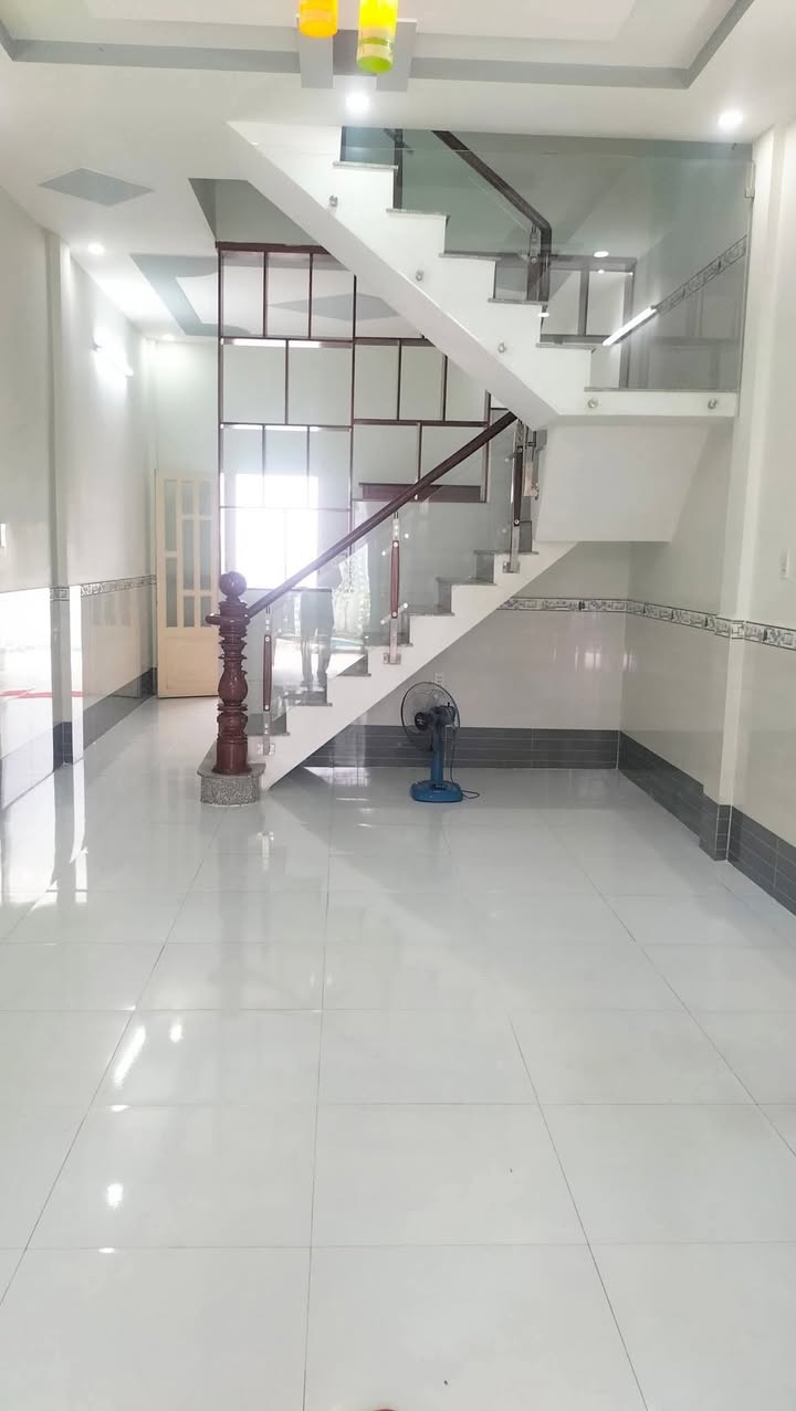 Nhà bán chính chủ tại xã Long Trạch, huyện Cần Đước, 76m² giá 1.6 tỷ - Ô tô vào tận nhà!