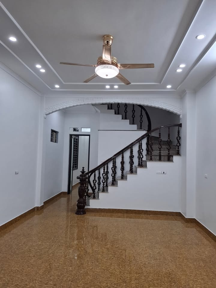 Nhà 3 tầng Vĩnh Ninh - Thanh Trì 60m² giá 5.9 tỷ - Đẹp và hiện đại!