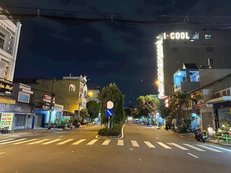 Nhà mặt tiền Đại Lộ 2 Phước Bình, Quận 9 - 137m² giá 17.3 tỷ - Kinh doanh sầm uất!