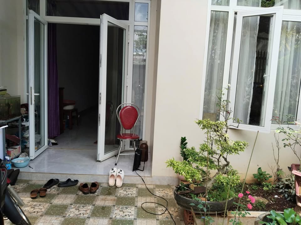 Nhà bán Tân An, Buôn Ma Thuột 126m² giá 2.5 tỷ - Sân ô tô, hẻm thông thoáng!