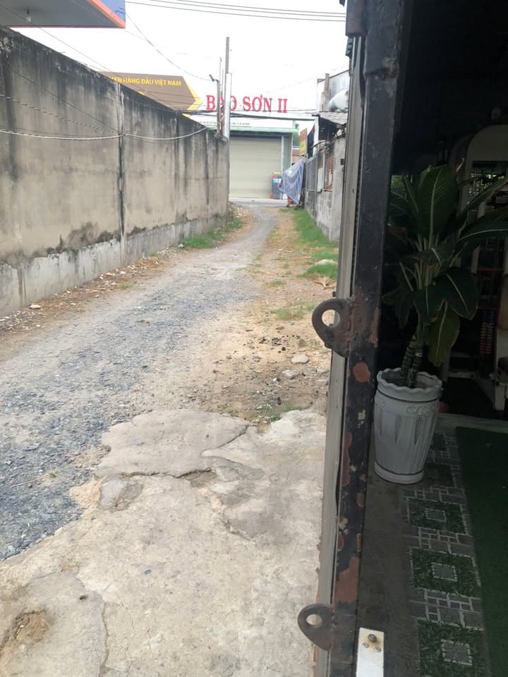 Đất và nhà xã Tân Hiệp Hóc Môn 768m² - Mặt tiền rộng, thích hợp đầu tư!