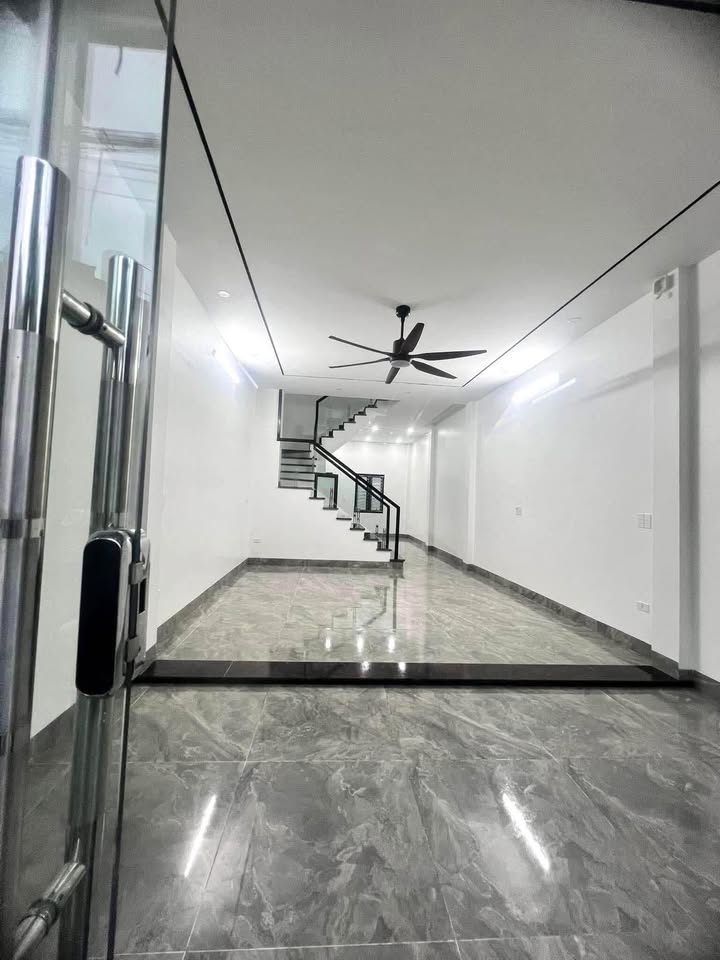 Bán nhà 3 tầng mặt đường Lộc Vượng, Nam Định - Kinh doanh thuận lợi giá 4.5 tỷ