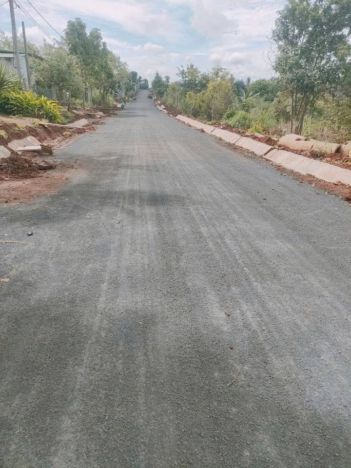 Bán đất thổ cư Lạc Long Quân 350m² giá 2.31 tỷ - Đường nhựa rộng rãi!