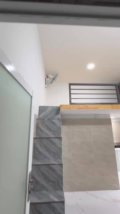 Studio cho thuê 206 Đồng Đen, Tân Bình - Ban công thoáng mát, máy lạnh đầy đủ!