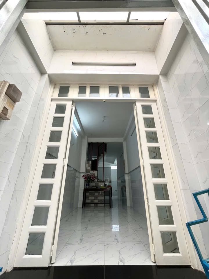 Nhà nguyên căn 3 phòng ngủ tại Tôn Đản, Quận 4 - Kinh doanh thoải mái!