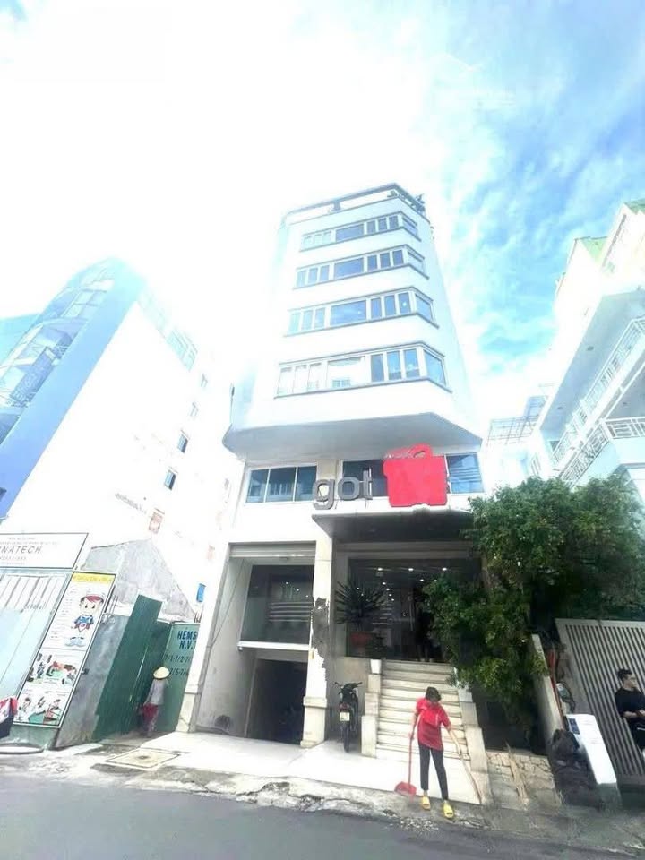 Nhà mặt tiền Nguyễn Văn Thủ Quận 1 144m² giá 290 triệu - Đầu tư sinh lời ngay!