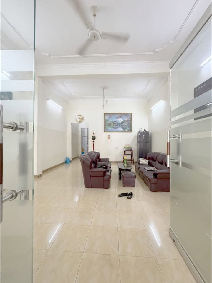 Cho thuê nhà mặt tiền kinh doanh Chánh Nghĩa, Thủ Dầu Một 100m² - Cơ hội hiếm có!