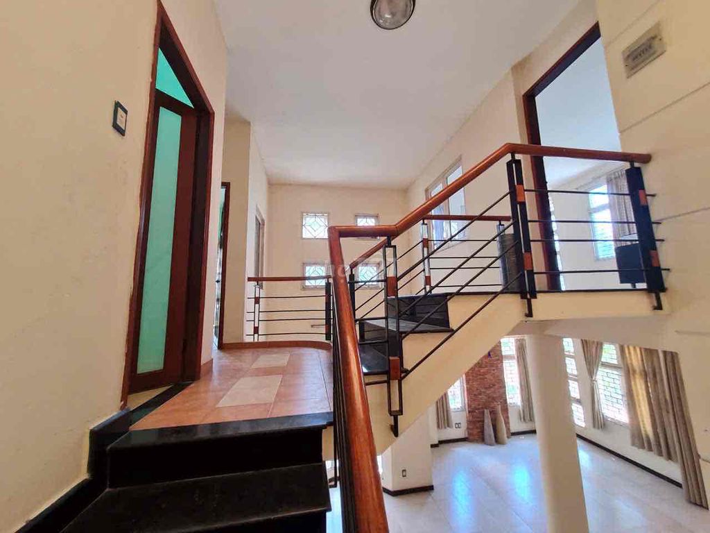 Biệt thự sân vườn KDC Bình Hưng 288m² giá 22 tỷ - Sẵn sàng vào ở!