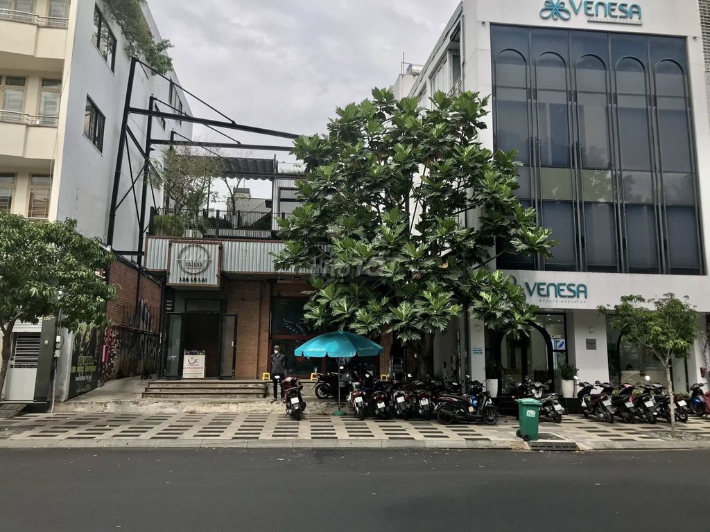 Cho thuê mặt tiền lớn đường Lê Lai, quận 1 - Diện tích 820m², giá 229 triệu/tháng