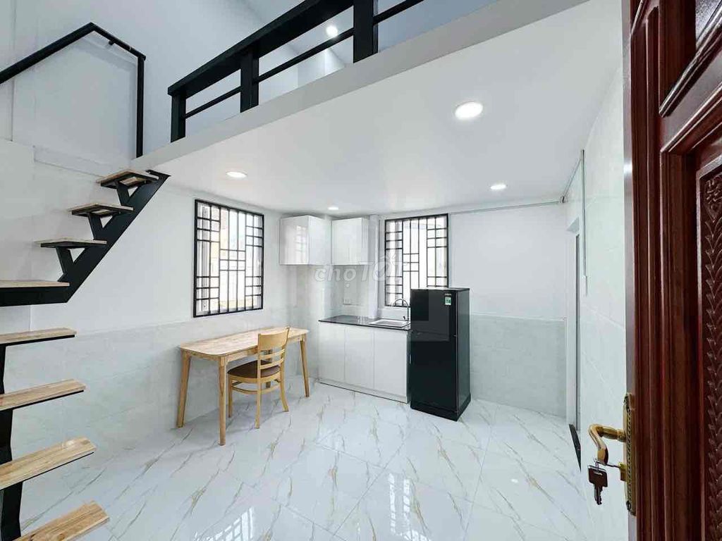 Phòng trọ có gác mới xây thang máy ngay Aeon Tân Phú - Tân Quý giá 3.9 triệu