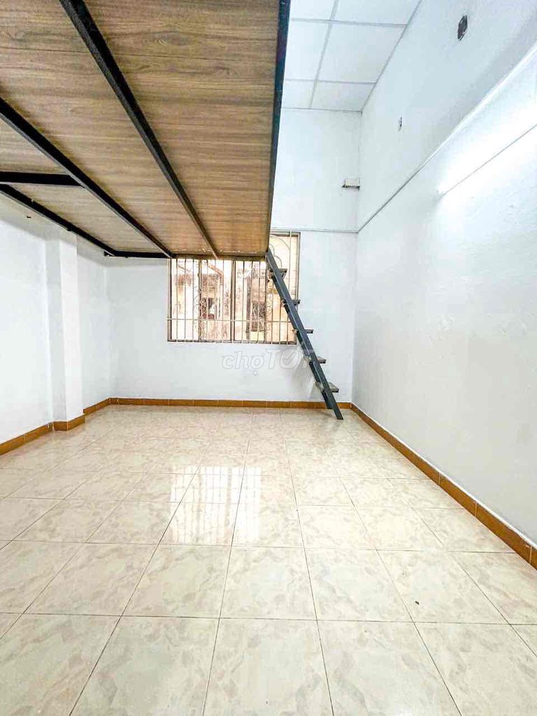 Phòng Duplex Nguyễn Kiệm 28m² giá 3.3 triệu - Cửa sổ trời thoáng mát!