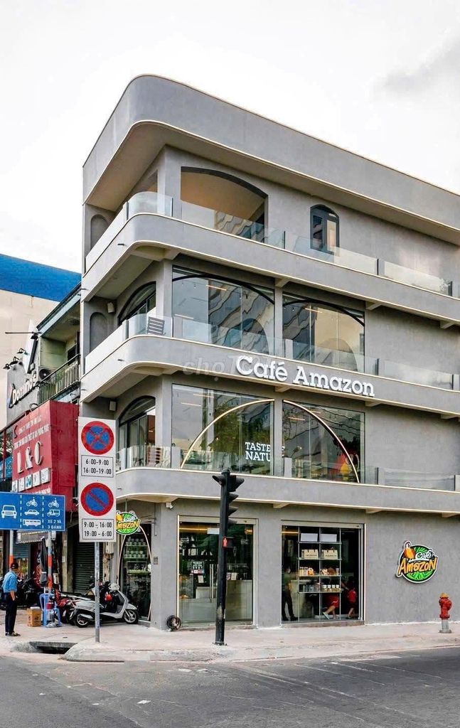 Nhà góc 2 mặt tiền Đường Ba Tháng Hai, Quận 10 - Diện tích 500m², chỉ 90 triệu/tháng!