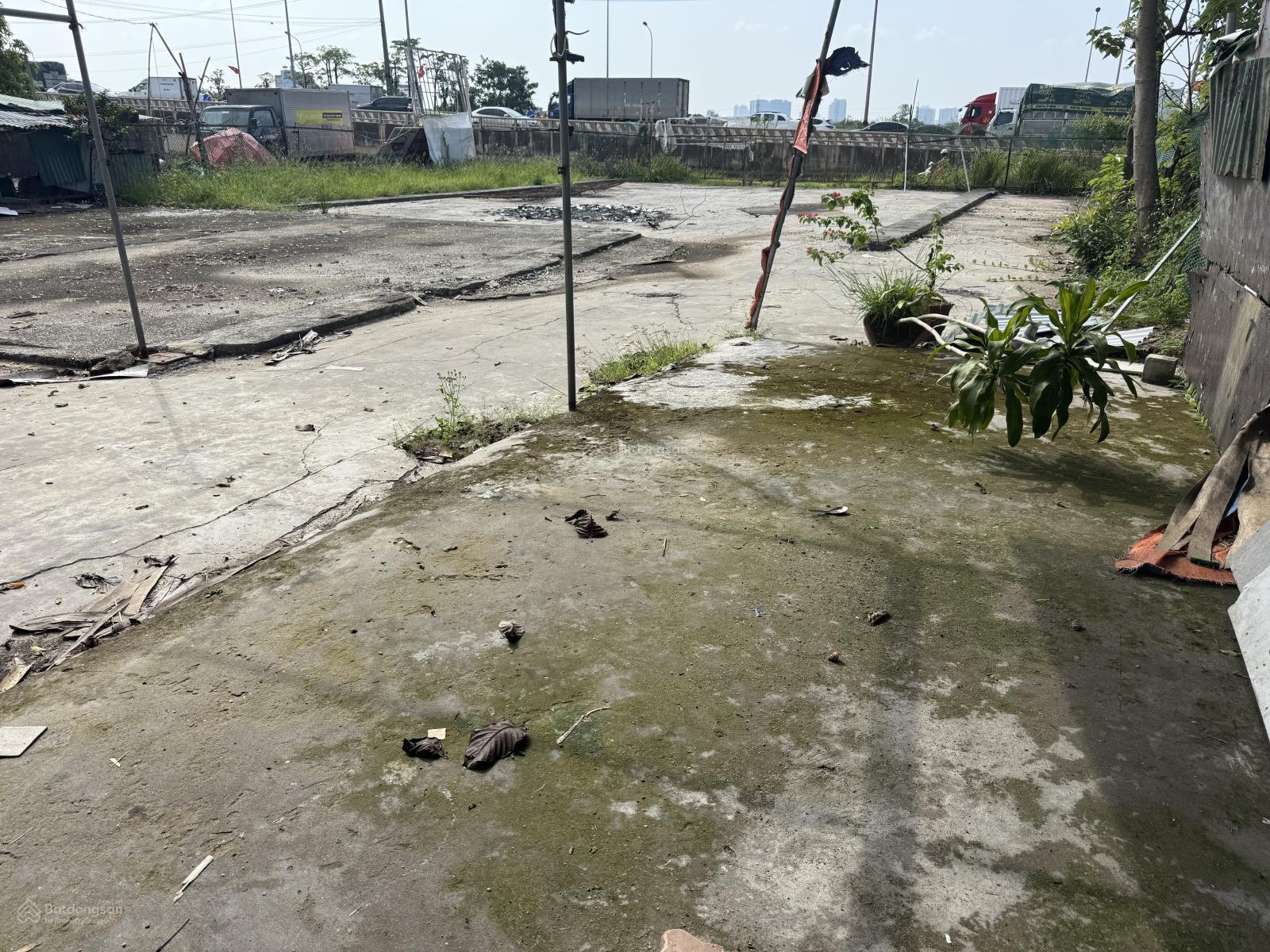 Kho bãi cho thuê 1000m² tại Hoàng Sa, Đông Anh - Tiện điện, nước, chính chủ!