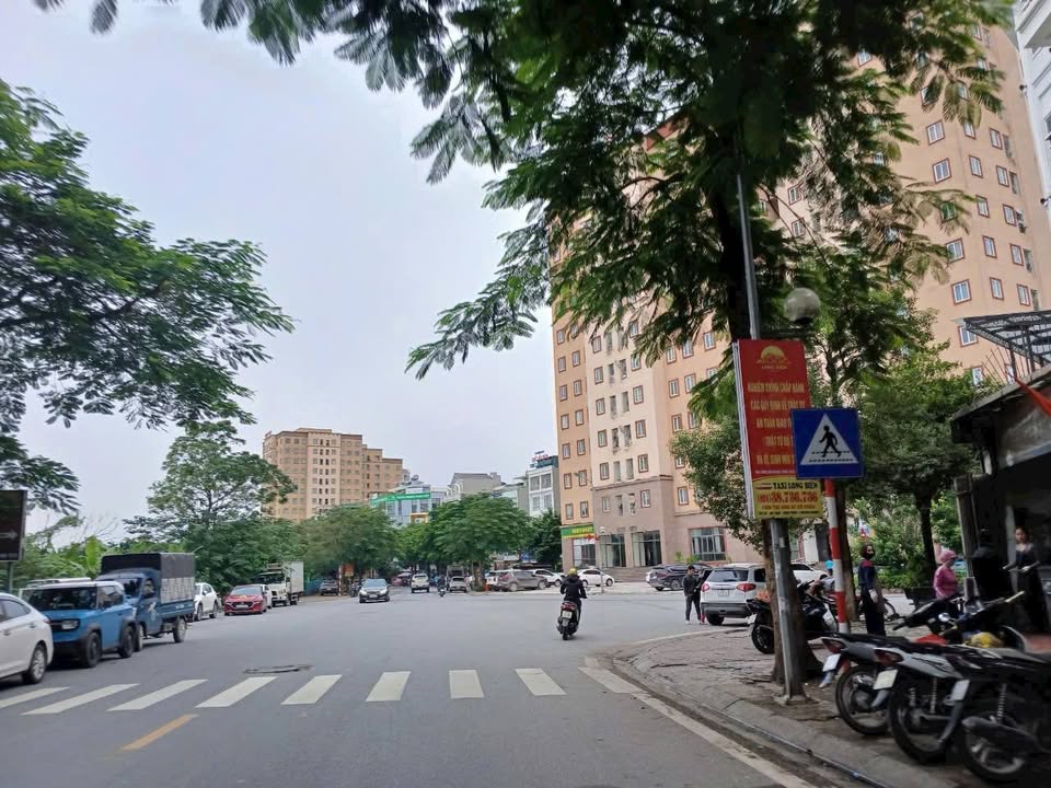 Đất nền Giang Biên 60m² giá thỏa thuận - Vị trí đẹp, ô tô vào tận nơi!