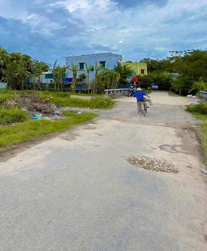 Đất nền Quảng Ninh 120m² giá 700 triệu - Hướng Tây, cơ hội đầu tư tuyệt vời!