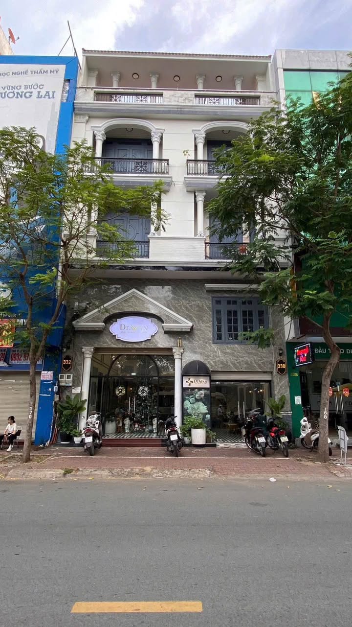 Bán nhà mặt tiền Cao Thắng, quận 10, diện tích 133m² - Sổ hồng chính chủ, đầu tư sinh lời!