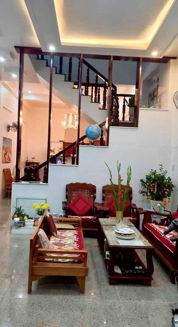 Nhà 3 tầng hẻm 4,5m tại Hải Cảng, Quy Nhơn 100m² giá 4 tỷ - Gần biển chỉ 300m!