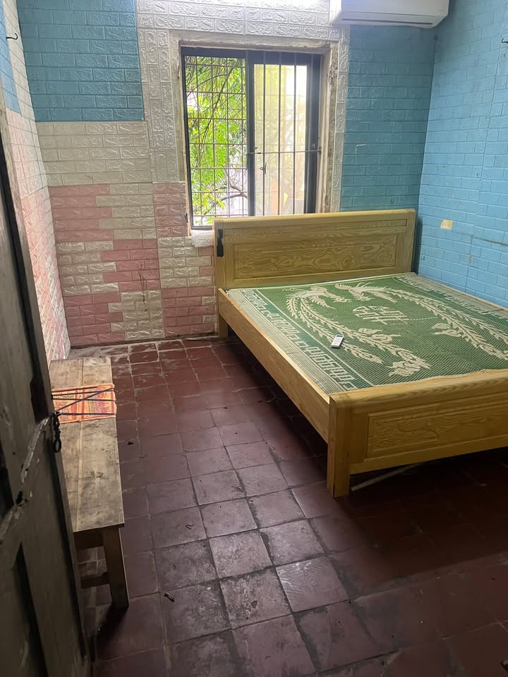 Phòng cho thuê 108 C6 Mai Động, 1.5 triệu - An ninh tốt, sử dụng riêng biệt!