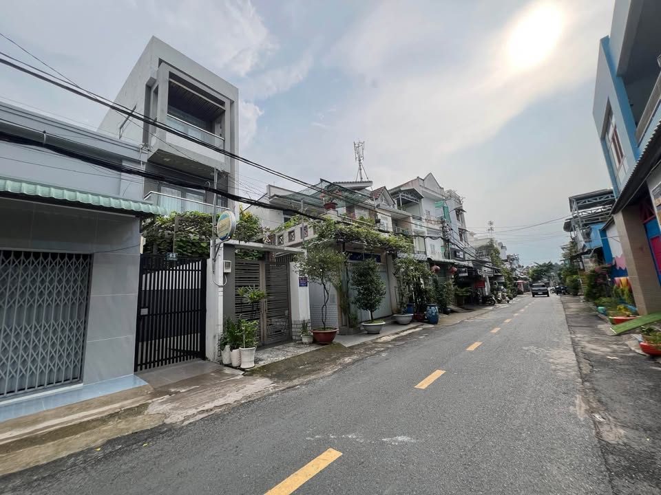 Nhà trọ ngay sát Bệnh viện Thủ Đức, 125m² giá 5.x tỷ - Đầu tư sinh lời cao!