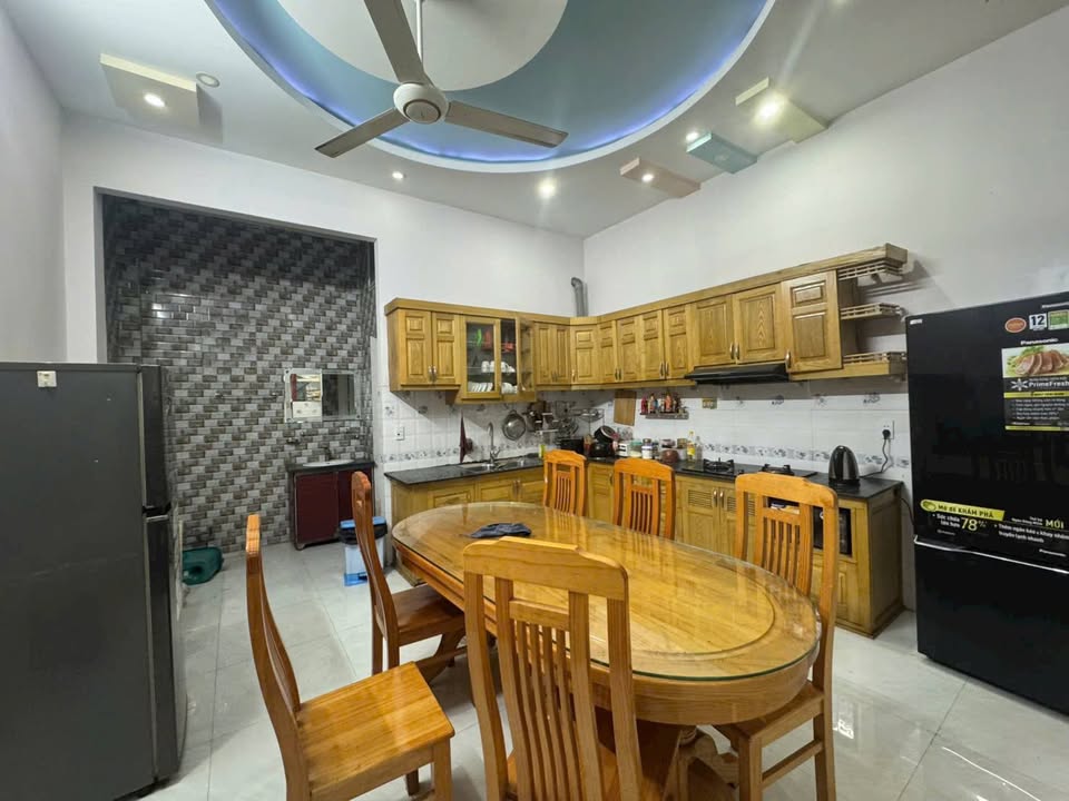 Nhà 3 tầng Ngô Chí Quốc, Bình Chiểu 70m² giá 5.8 tỷ - Hẻm xe tải rộng rãi!