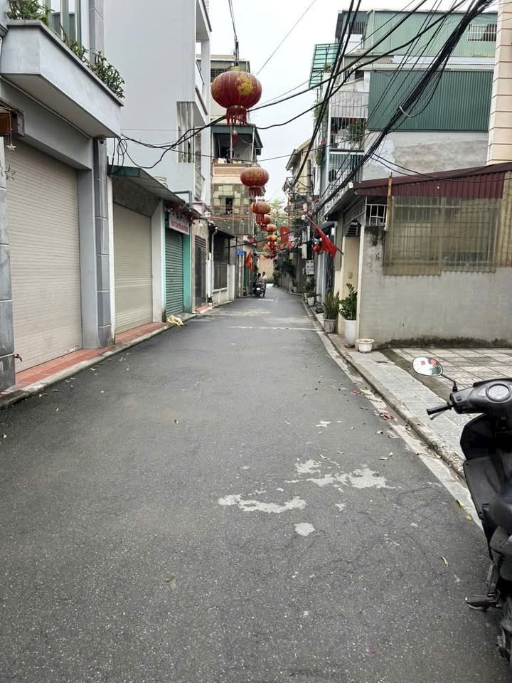 Đất Nam Đuống Long Biên 61m² giá 7 tỷ - Vị trí đẹp, tiềm năng phát triển!