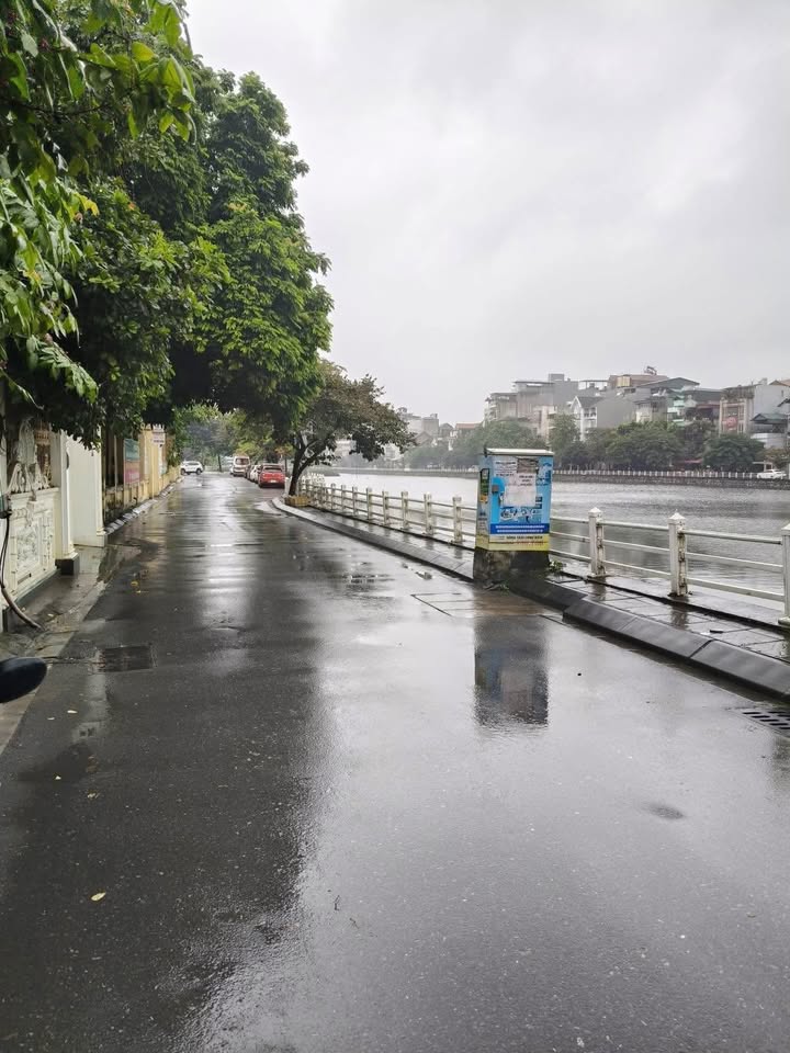 Nhà mặt phố Bồ Đề Long Biên 170m² - Kinh doanh đỉnh cao, view hồ tuyệt đẹp!