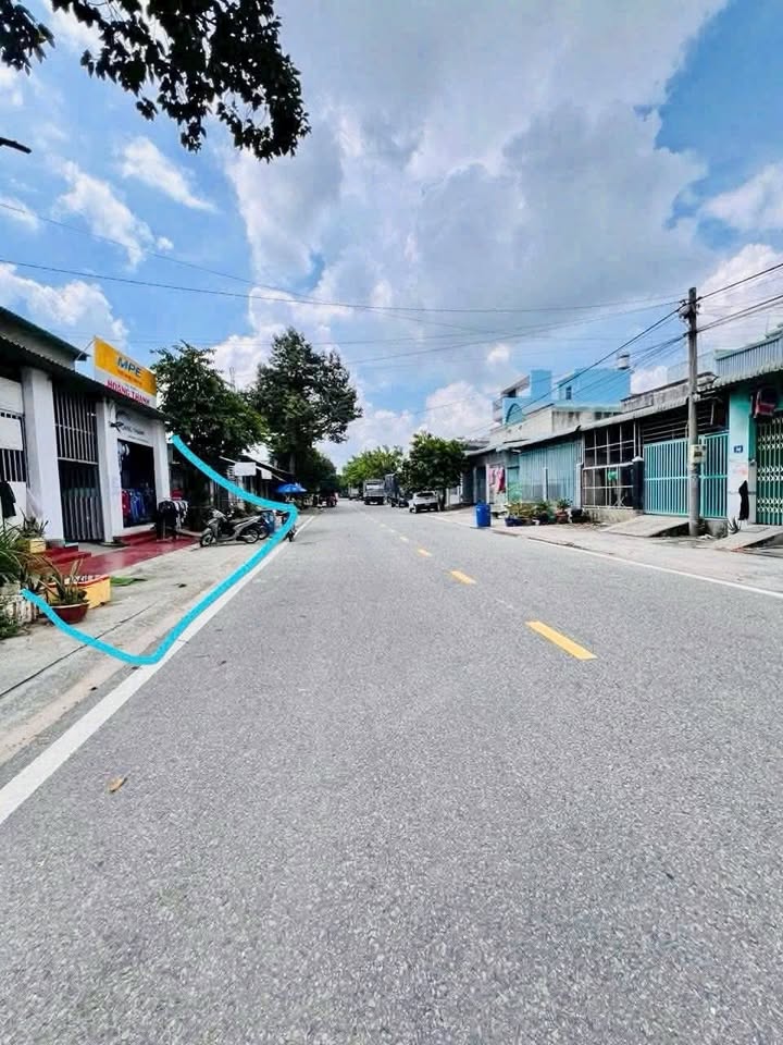 Đất đường 57 Phú Chánh, Tân Uyên 300m² giá chỉ 5.9 tỷ - Đang có thu nhập ổn định!