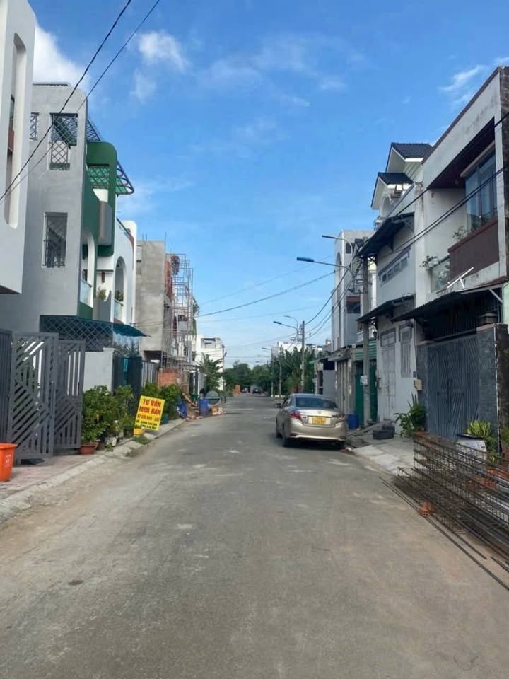 Nhà 3 tầng đẹp tại KDC Đặng Gia Phát, Long Phước, 54m² giá 4.4 tỷ - Thiết kế hiện đại, sẵn sàng ở ngay!