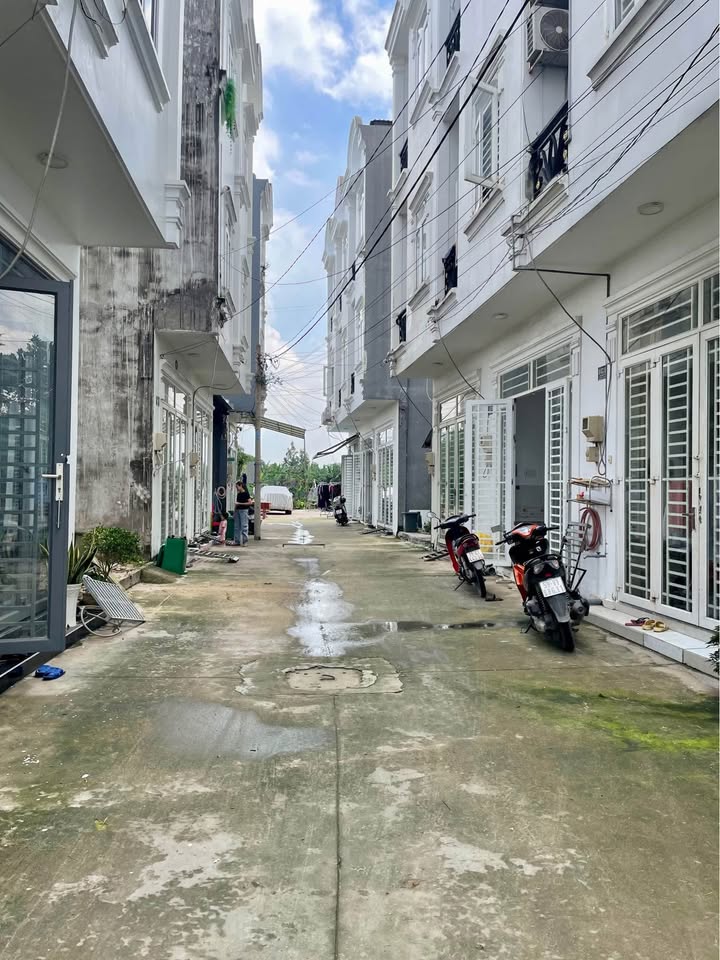 Bán nhà 1 trệt 2 lầu Củ Chi 40m² giá 1.55 tỷ - Sổ hồng chính chủ!