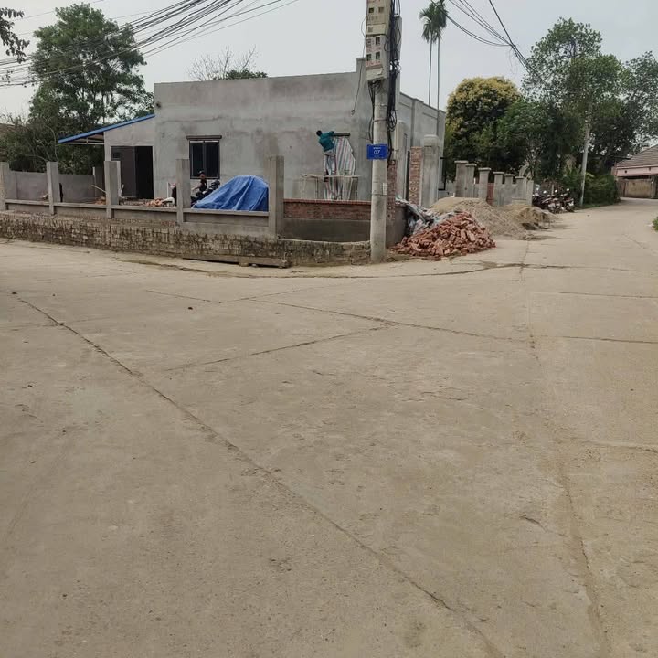 Nhà riêng Tân Thành Thái Nguyên 350m² giá 3 tỷ - Dân cư đông đúc, tiện nghi đầy đủ!